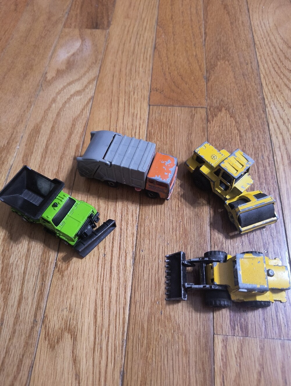 Lot of 4 vintage old Matchbox and Majorette cars